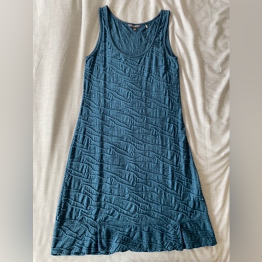 Sleeveless dress